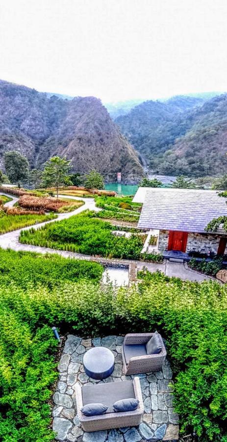 Taj Rishikesh Resort & Spa Uttarakhand エクステリア 写真